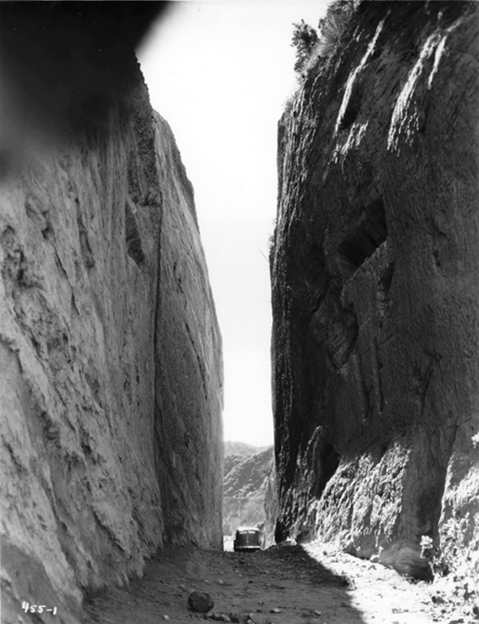 Cal Trans photo of a car passing through the cut in 1937