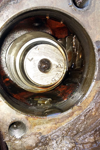 Damaged steering box bearing