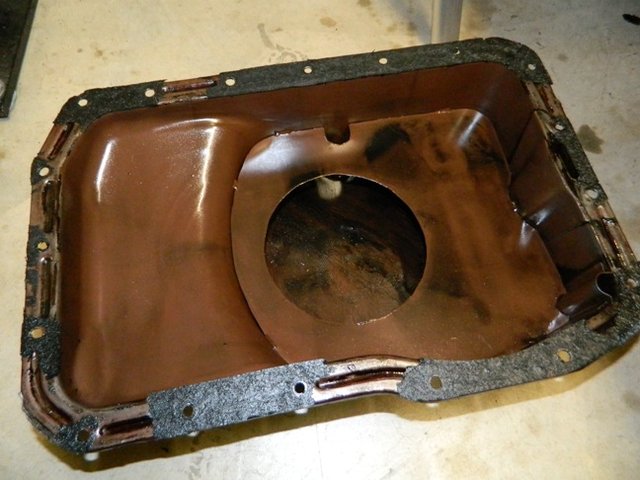 Baffled oil sump